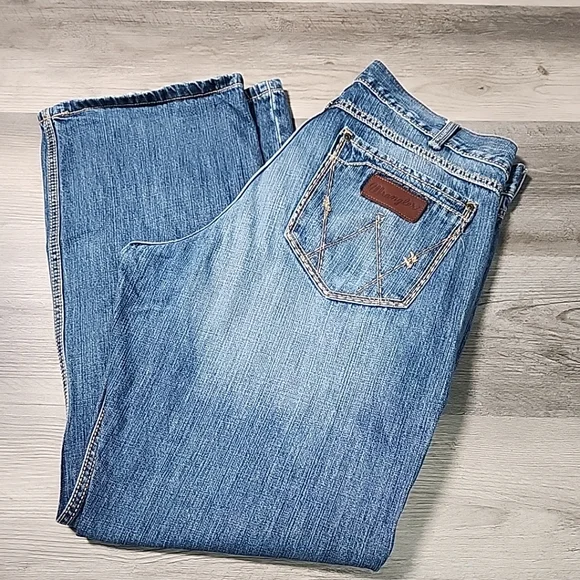 Wrangler Retro Jeans Mens 38x32 Blue Relaxed Boot Denim Cowboy Western Cotton - Picture 3 of 8